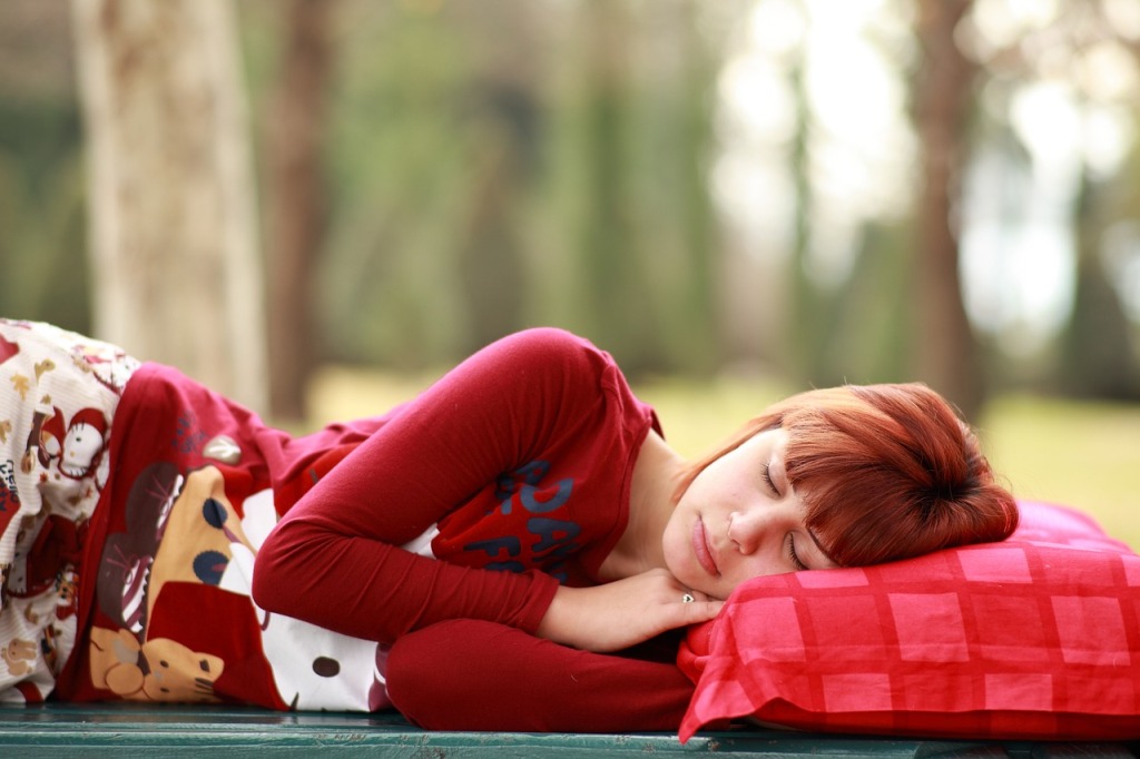 ऊंचा तकिया (Pillow) लगाने से आपकी Health को हो सकते हैं यें 5 नुकसान