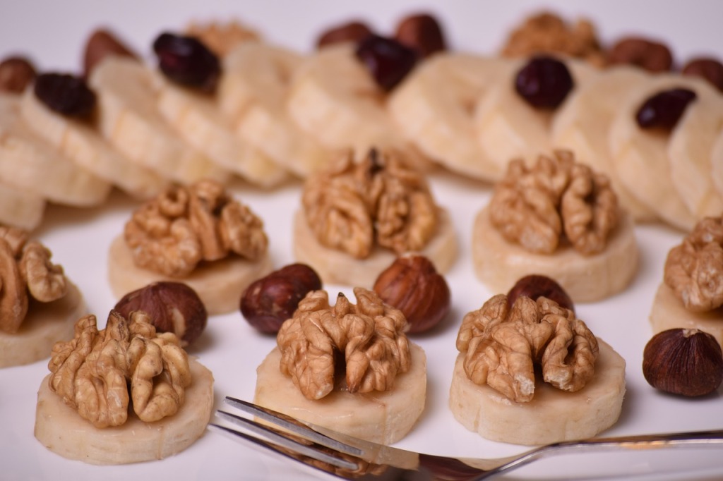 Healthy Diet चाहिए तो भिगोकर खाएं सूखे मेवे (Nuts)